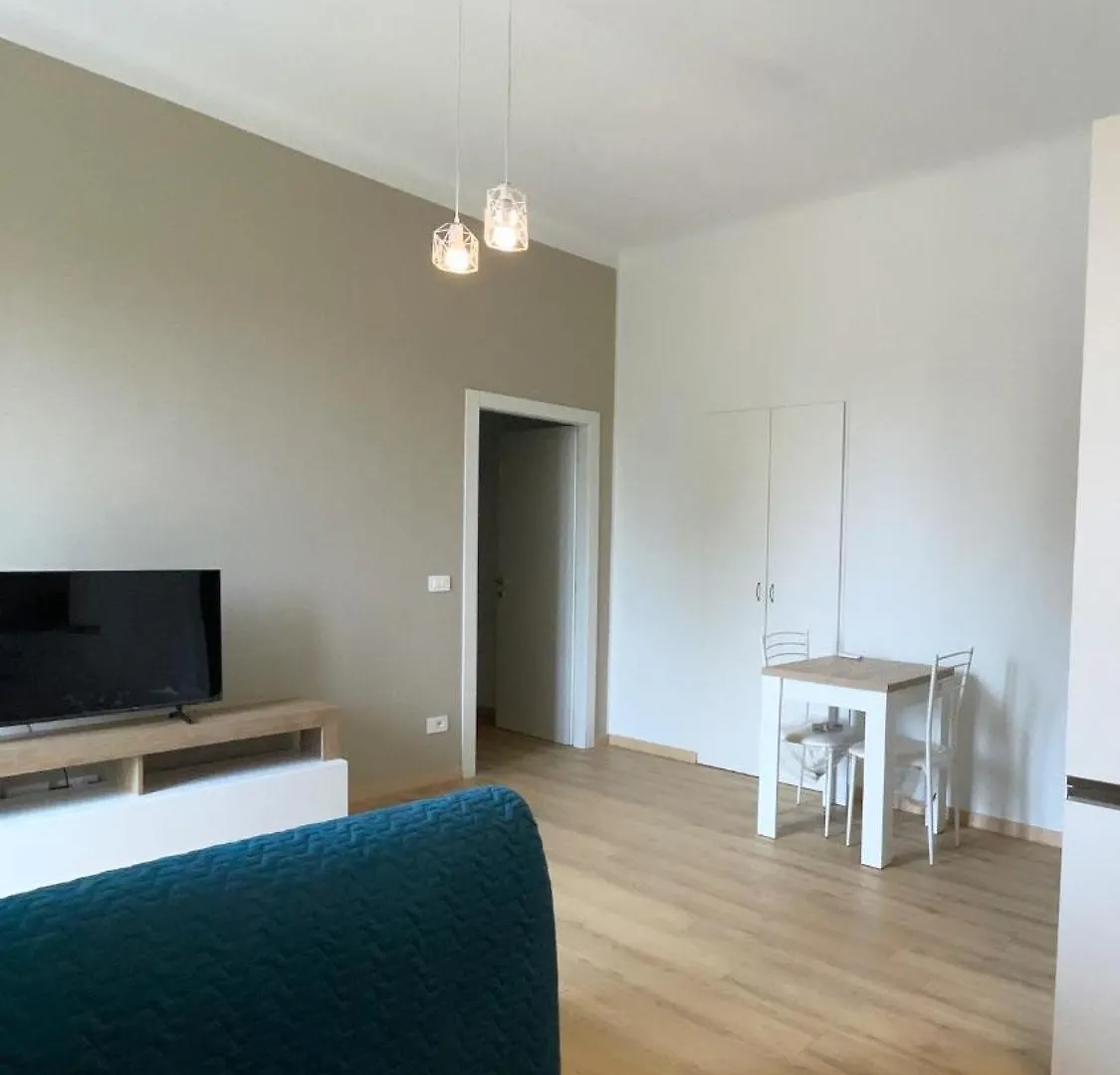 Bilo35 Monza - Policlinico, Centro, Stazione Fs Milano Apartment 0*,